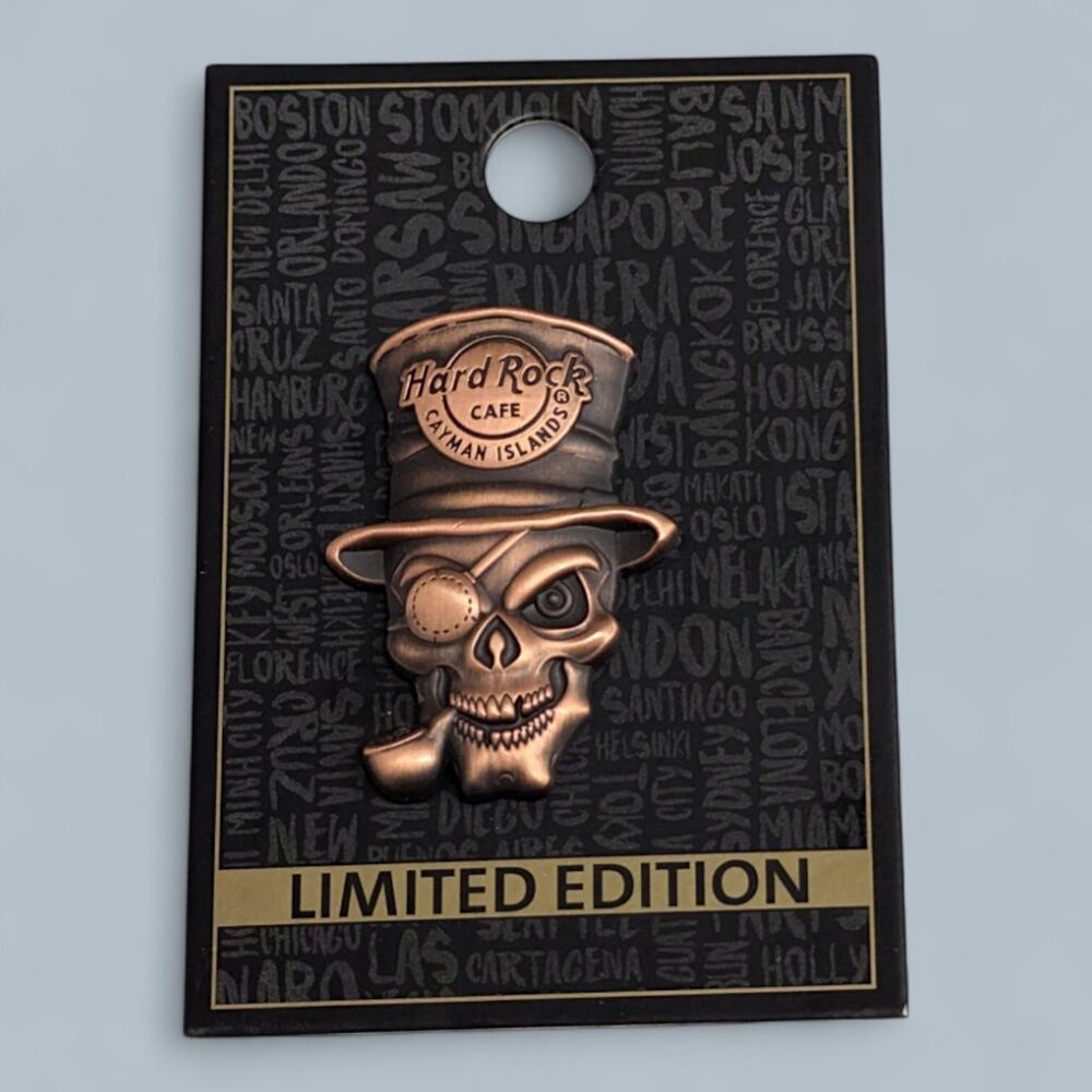 Hard Rock Pin 2018 Cayman Islands 3D Pirate Skull Top Hat Pipe Eye Patch LE